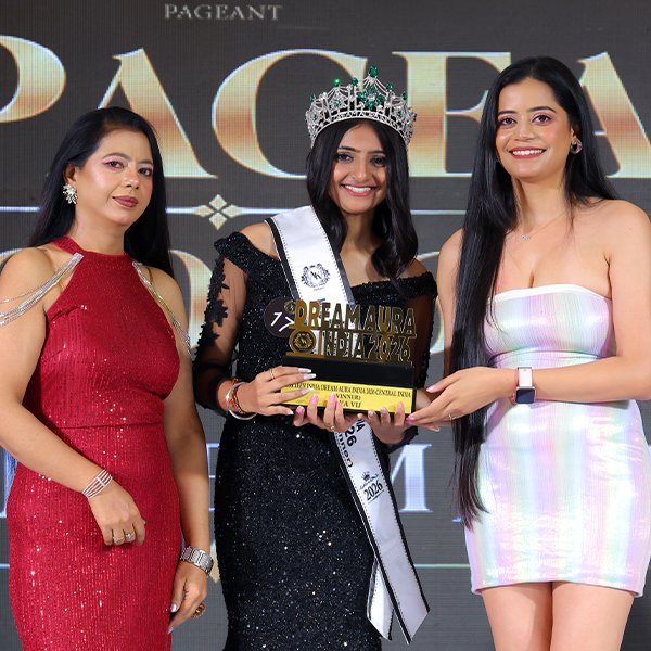 Miss Teen Central India crowning 