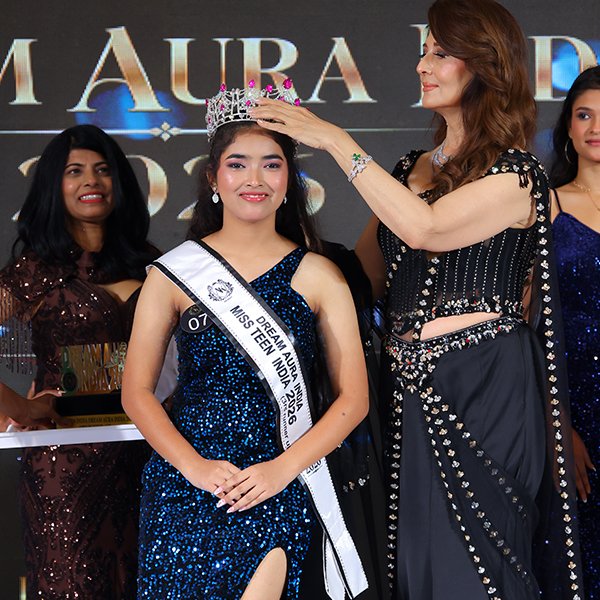 Miss Teen 3rd Runner Up crowning 